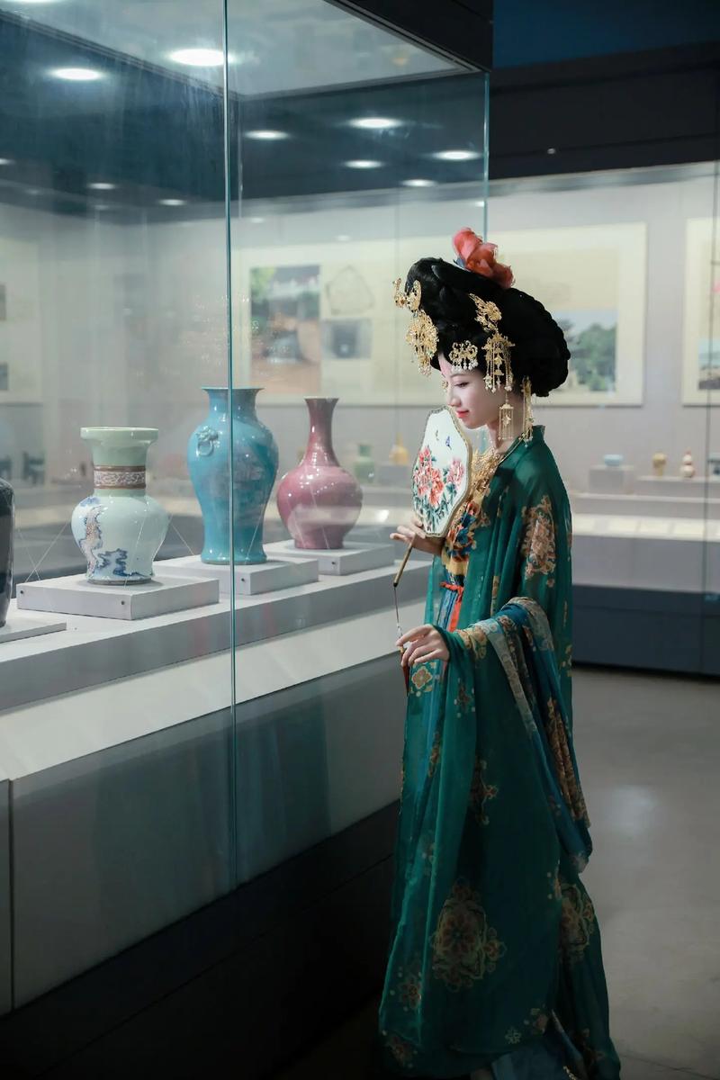穿越千年，汉服文化的时尚复兴之路_探析汉服设计师的匠心独运 穿越千年，汉服文化的时尚复兴之路_探析汉服设计师的匠心独运 建站教程
